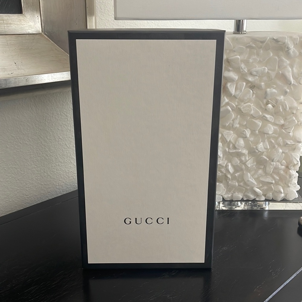 New Authentic GUCCI Empty gift box - black and white- dent on the bottom